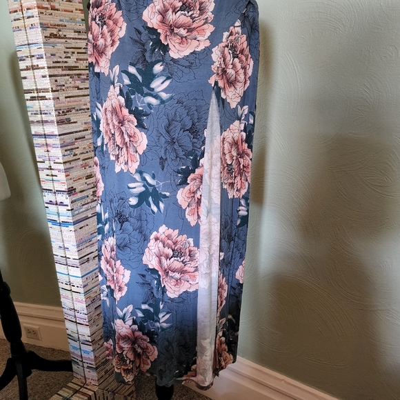 Charlotte Russe Blue Floral Maxi Skirt Small. - Picture 6 of 9